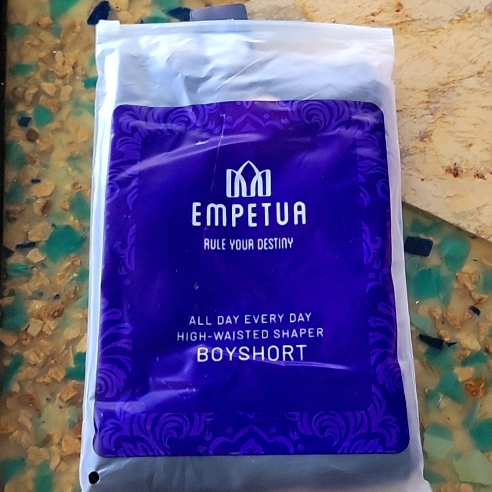 NWT Empetua High-Waist Boyshort